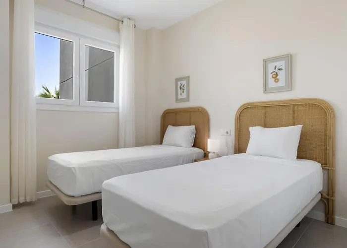 Vivi Homes - Indigo - Pool - Gym - Terrace Apartment *