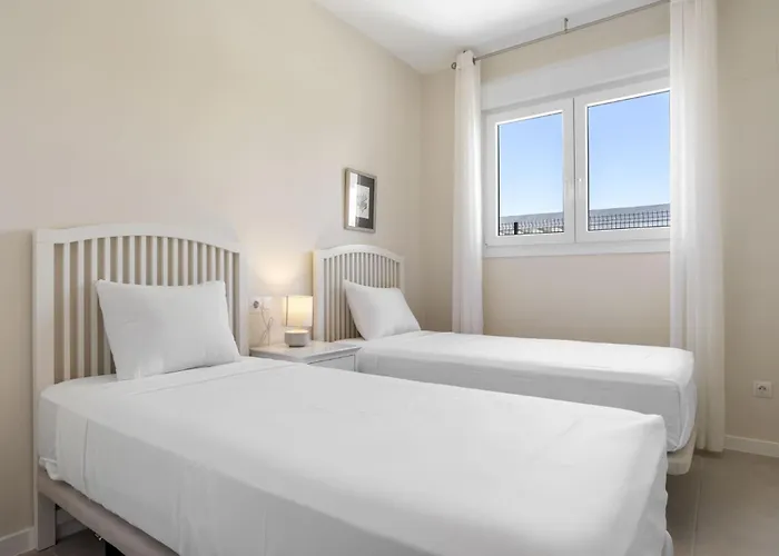 Vivi Homes - Indigo - Pool - Gym - Terrace 埃斯特波纳