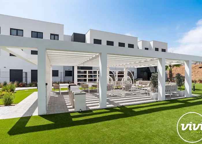 Апартаменты Vivi Homes - Indigo - Pool - Gym - Terrace